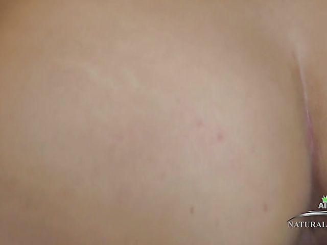 Hairy dildo addict Linda fucking herself in her bed