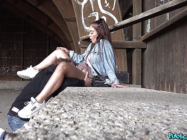 Ariana Grande look-alike Ginebra Bellucci is ready to fuck for cash