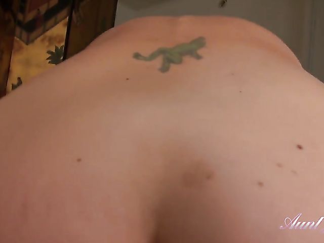 Hairy POV mommy Auntie Chelsea wants to be yours