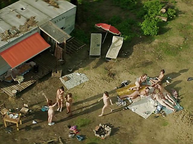 Mainstream sex scene and nudist lifestyle from dutch erotic movie Wij 2018