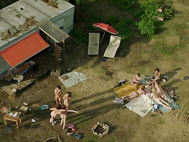 Mainstream sex scene and nudist lifestyle from dutch erotic movie Wij 2018