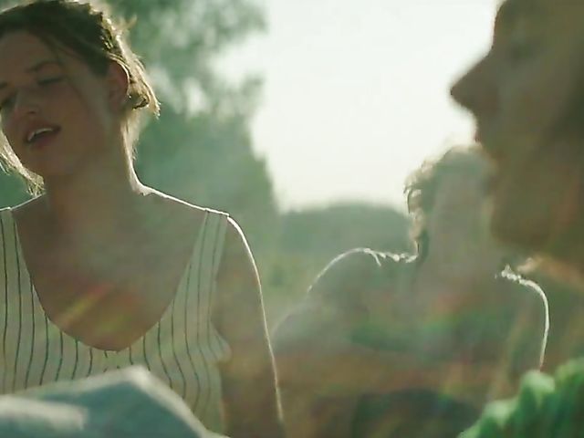 Mainstream sex scene and nudist lifestyle from dutch erotic movie Wij 2018