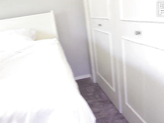 Aaron Tigger and his big tits GF Summer Saunders try a threesome