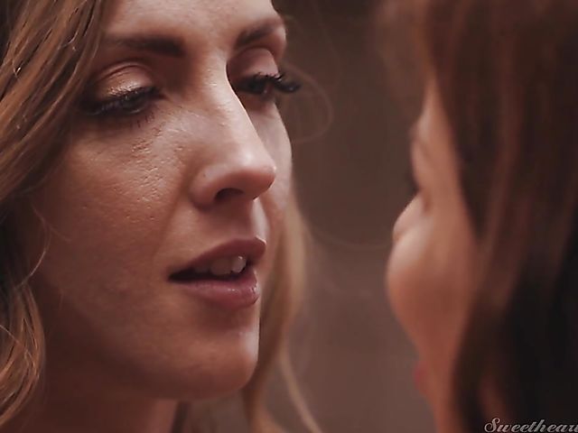 MILF Alexis Fawx and Karla Kush lesbian kitchen love