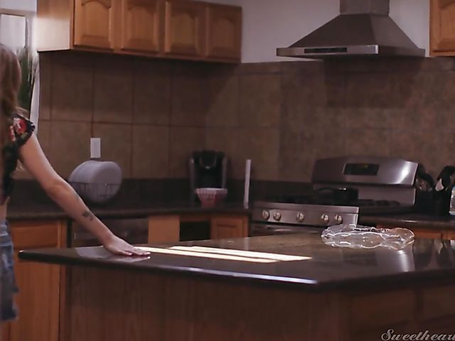 MILF Alexis Fawx and Karla Kush lesbian kitchen love