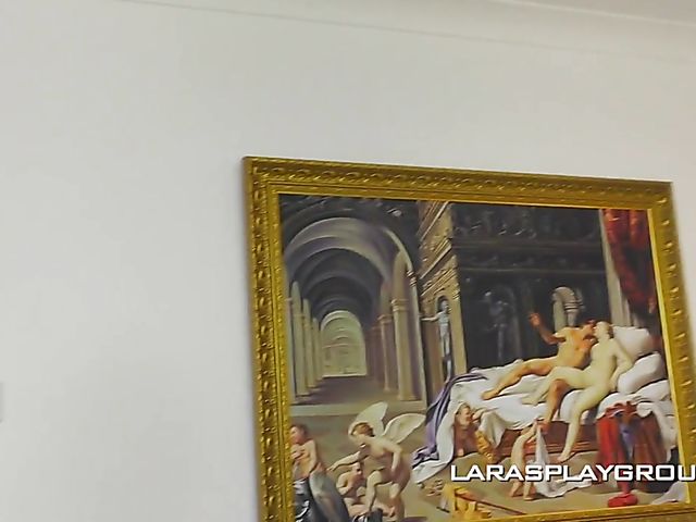 British lesbian stocking MILFs Belle Ohara and Lara Latex go pin up