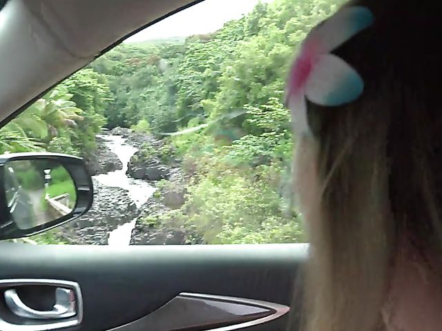 Teen car fingering and flashing in nature with cute GF Melody Marks