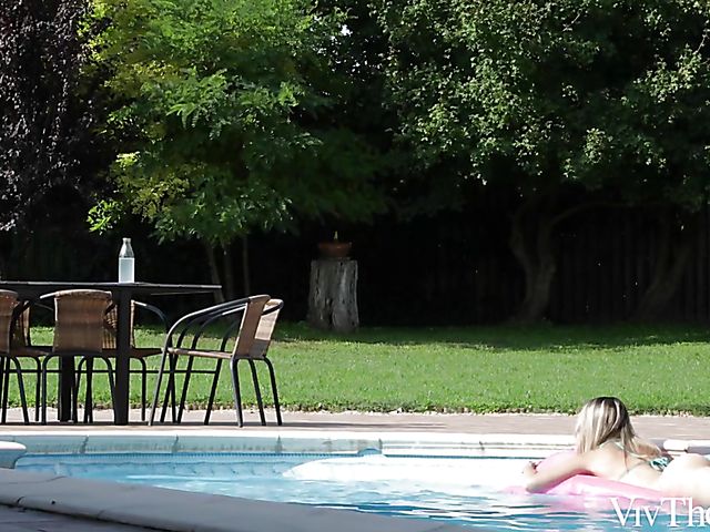 Miss Melissa and Blue Angel lesbian close up pussy licking in the hot tub