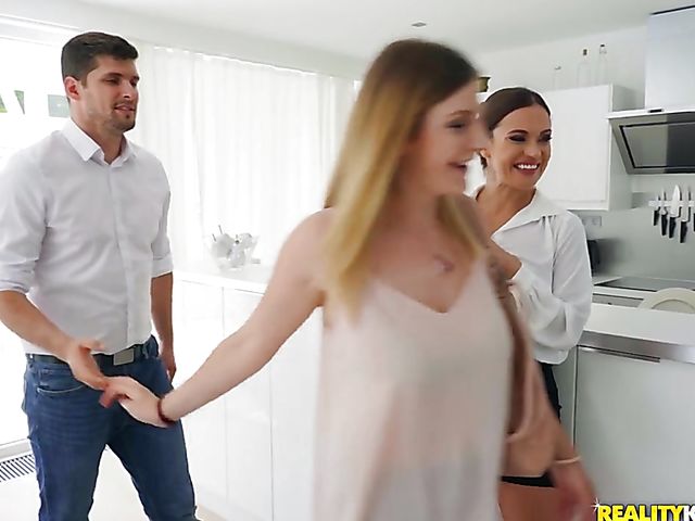 Sneaky mini skirt fuck and squirt with slut realtor Alyssa Reece