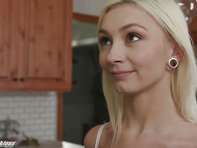 Chloe Temple - Teen seduces her stepdaddy in the kitchen
