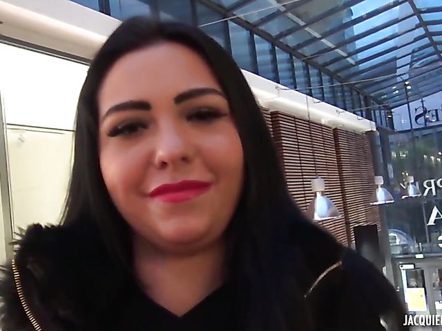 Pick up anal in France with raven-haired foreigner Emma