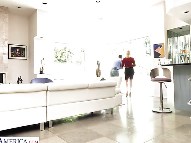 Blonde estate agent with big areolas Vanessa Cage seduces her client with her hot boobs