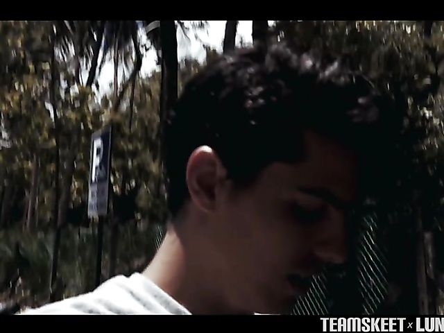 Asian girlfriend Luna gives an outdoor blowjob by the sea on vacation 