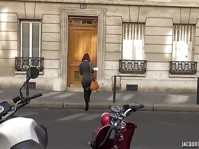 Mature DP in Paris with 50-year-old brunette Sarah