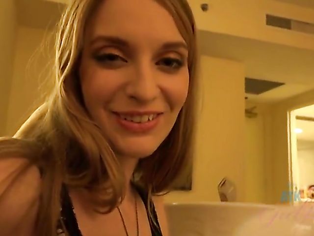 Hotel POV in Las Vegas with naughty Ela Darling