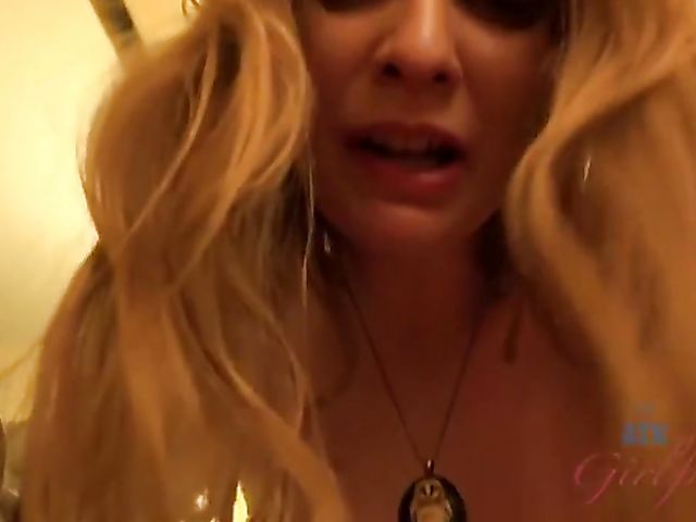 Hotel POV in Las Vegas with naughty Ela Darling