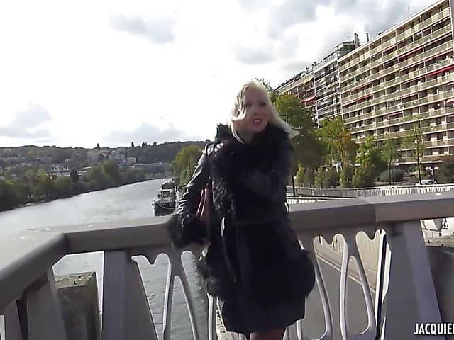 Blonde MILF anal in black nylons with 37-year-old french lady Laurence