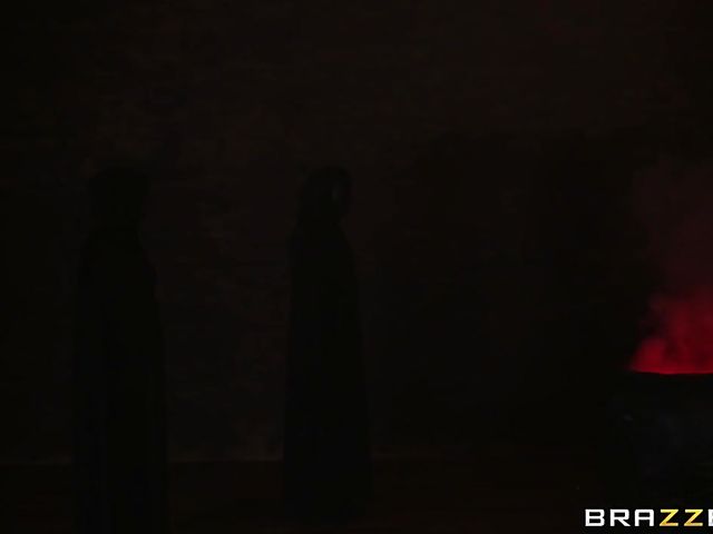 MILFs Ariella Ferrera and Isis Love lesbian Halloween party