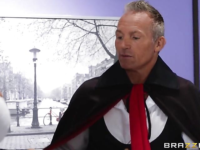 MILFs Ariella Ferrera and Isis Love lesbian Halloween party