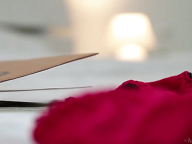 Erotic solo with flawless brunette Alice Wonder