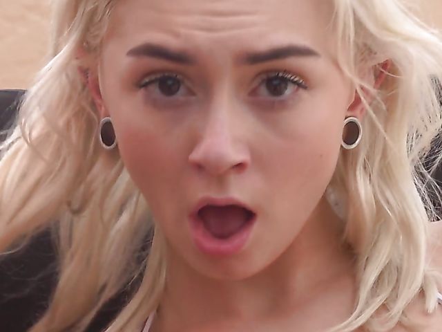 Chloe Temple - Bikini teen dildo session outside in the summer