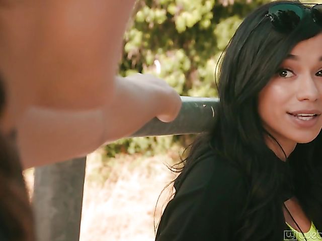 Young lesbian skater girl Gia Derza tricks exotic Savannah Sixx into sex