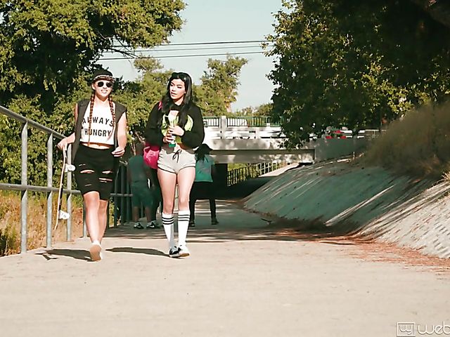 Young lesbian skater girl Gia Derza tricks exotic Savannah Sixx into sex