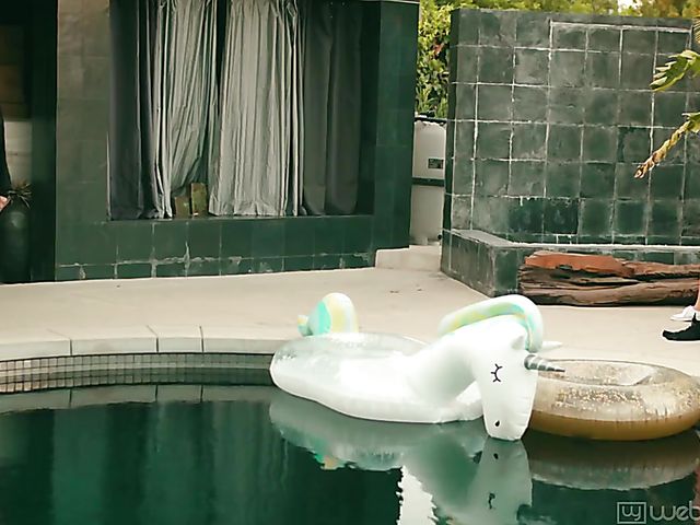 Young lesbian skater girl Gia Derza tricks exotic Savannah Sixx into sex