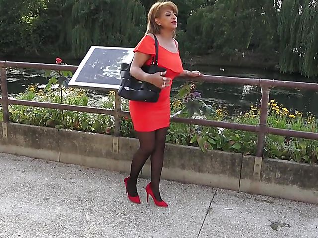 Anal mature whore in red Sonia gets her experienced ass banged again