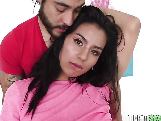 Oye Loca latina Cassandra is addicted to sex