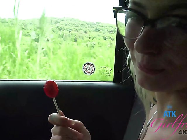 ATK GF Chloe Temple spreading pussy and showing her tampon in the car on the way to the ocean
