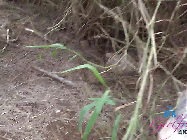 ATK GF Chloe Temple spreading pussy and showing her tampon in the car on the way to the ocean