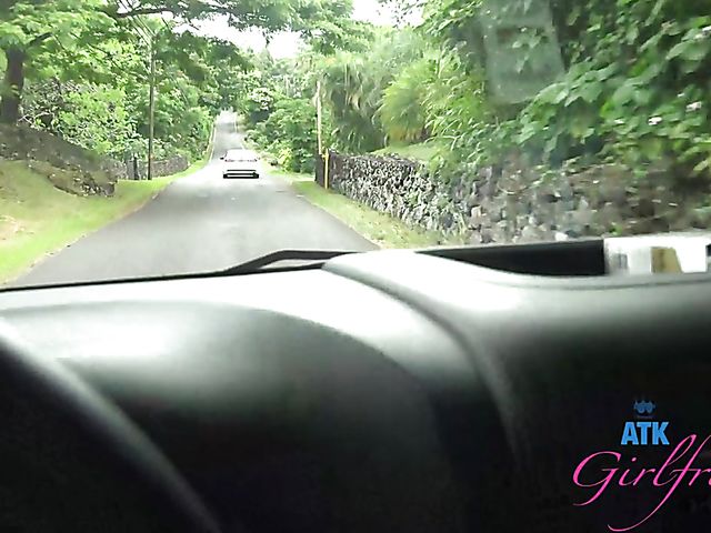 ATK GF Chloe Temple spreading pussy and showing her tampon in the car on the way to the ocean