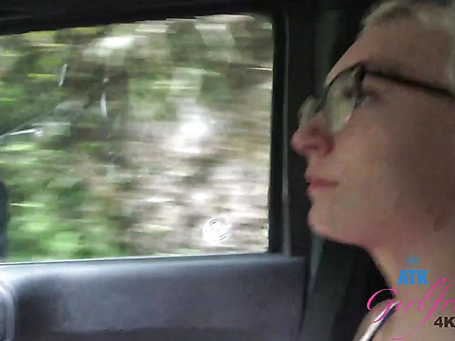 ATK GF Chloe Temple spreading pussy and showing her tampon in the car on the way to the ocean