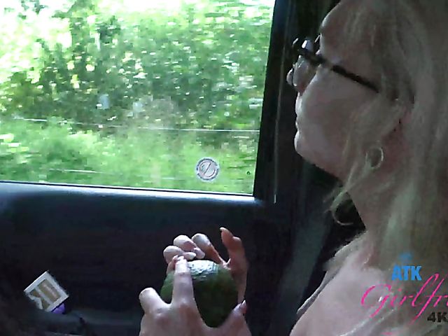 ATK GF Chloe Temple spreading pussy and showing her tampon in the car on the way to the ocean