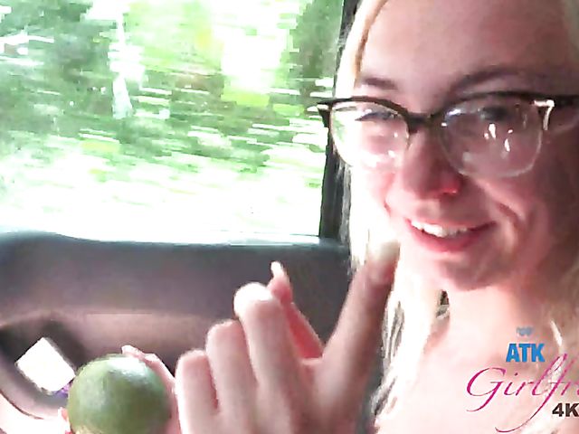 ATK GF Chloe Temple spreading pussy and showing her tampon in the car on the way to the ocean