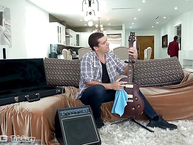 Latina stockings girl Alina Lopez gets her pussy tuned