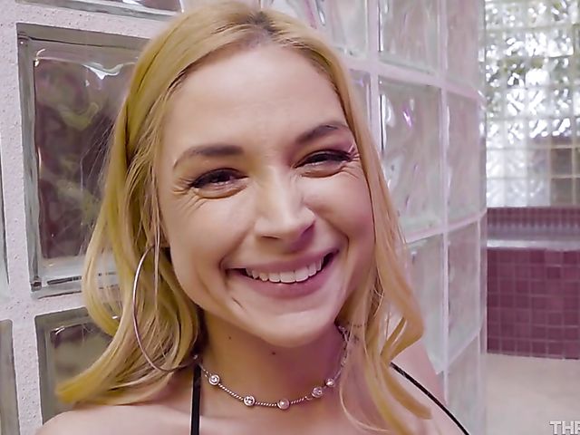 Deep mouth fuck with stacked blonde in fishnets Sarah Vandella