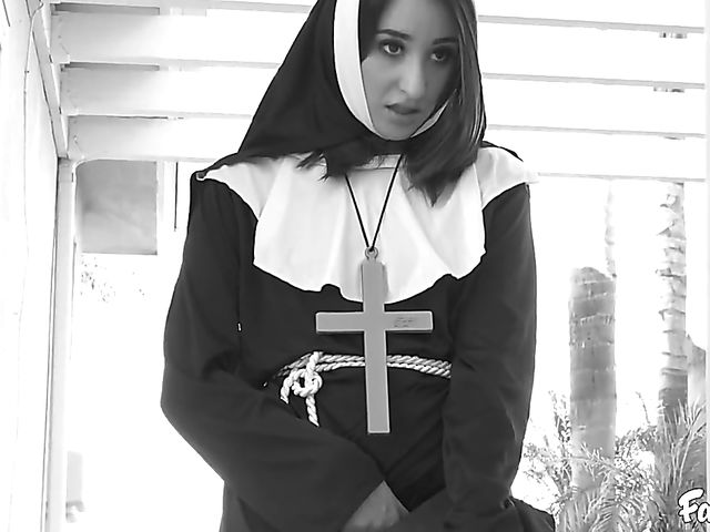 Lesbian nun Isabella Nice helps horny Brooklyn Gray