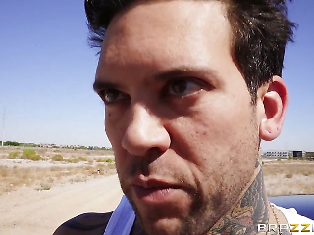 Latina pornstar Alina Lopez has a fucking good time with Small Hands