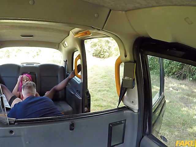 Taxi fake ride and real fuck with pink haired MILF Roxy Lace