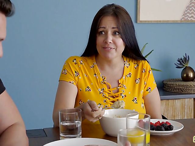 Natalia Queen - Blonde sister riding creampie after breakfast