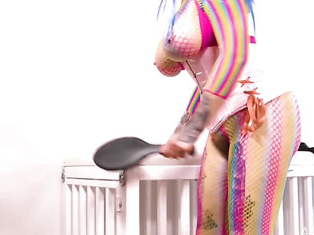 Milfy lesbian dominatrix Madeline Marlowe punishes young Jewelz Blu