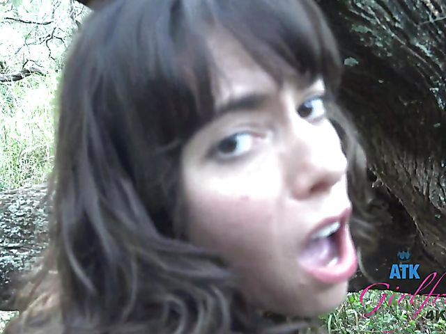 Outdoor fucking and car handjob with bikini GF Vera King