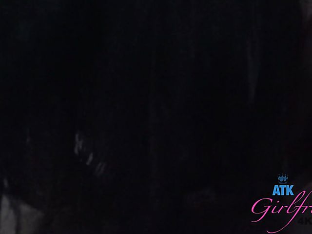 Outdoor fucking and car handjob with bikini GF Vera King