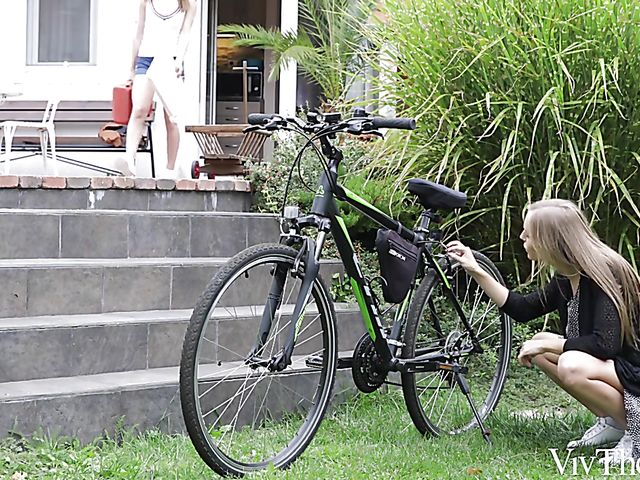 Viv Thomas lesbian garden love with Aislin and Alya Stark