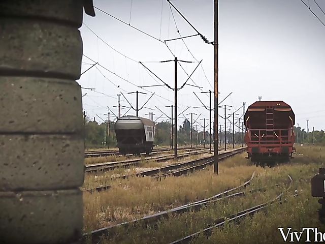 Viv Thomas lesbian garden love with Aislin and Alya Stark