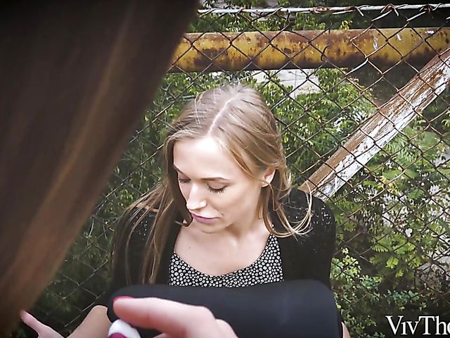 Viv Thomas lesbian garden love with Aislin and Alya Stark