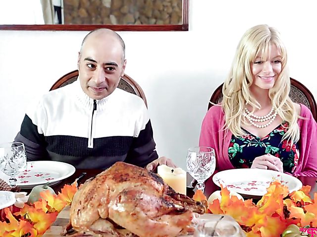 Family threesome on Thanksgiving with stepsisters Avi Love and Paisley Bennett