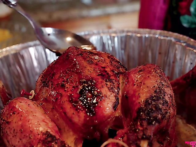 Family threesome on Thanksgiving with stepsisters Avi Love and Paisley Bennett